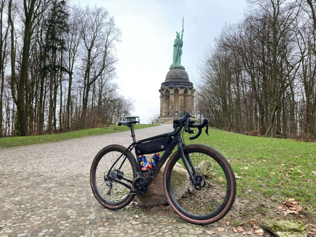 Hermannsweg gravelride 11 mei georganiseerd door Riesewijk Tweewielers Deventer