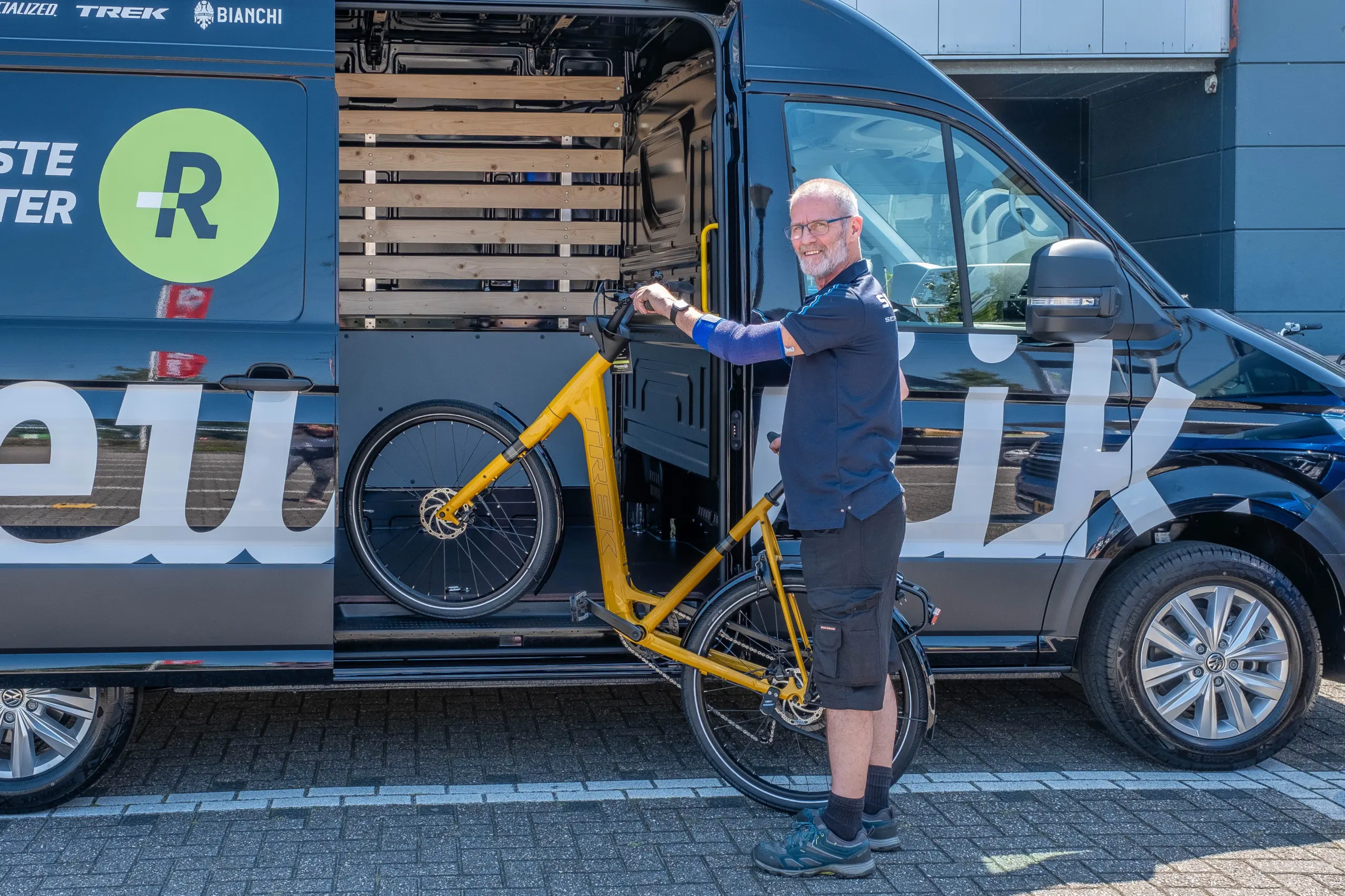 Servicebus bij fietsreparatie van Riesewijk Tweewielers Deventer